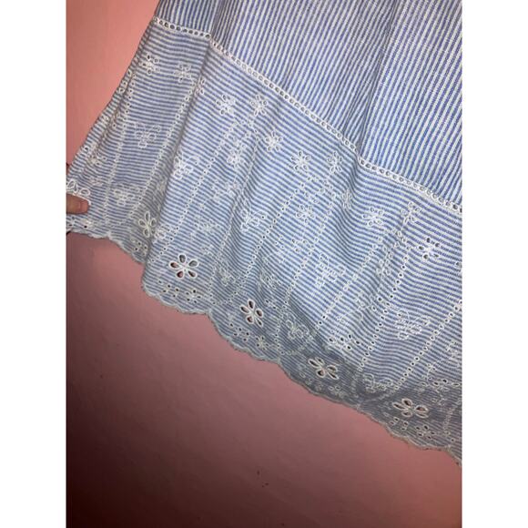 Old Navy blue and white eyelet flutter sleeve dress size medium - Picture 3 of 7